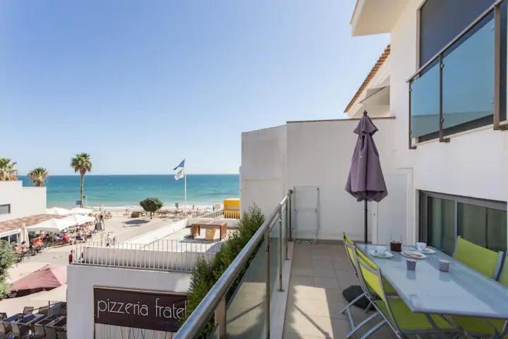 Apartamento Sobre A Praia Olhos de Agua  Exterior photo